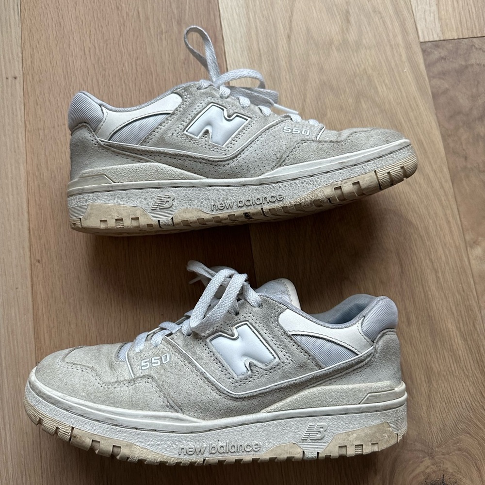New Balance 550s in Sea Salt Macadamia Nut Size 7W